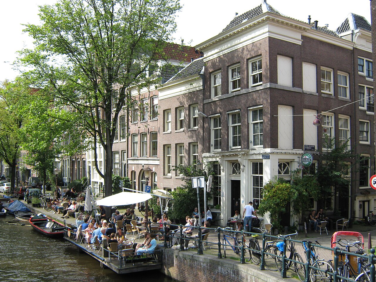 Café terrace on the Egelantiersgracht in the Jordaan